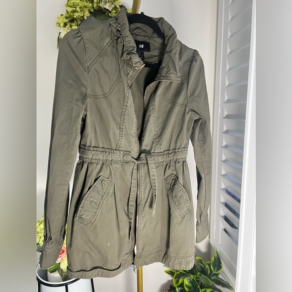 H&M Size 6 - Picture 4 of 16